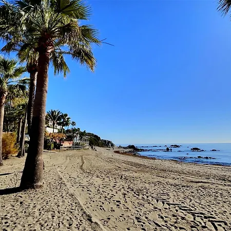 Beautiful Penthouse With Three Large Double Bedrooms In Casares Costa