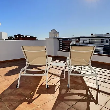 Apartment Beautiful Penthouse With Three Large Double Bedrooms In Casares Costa *