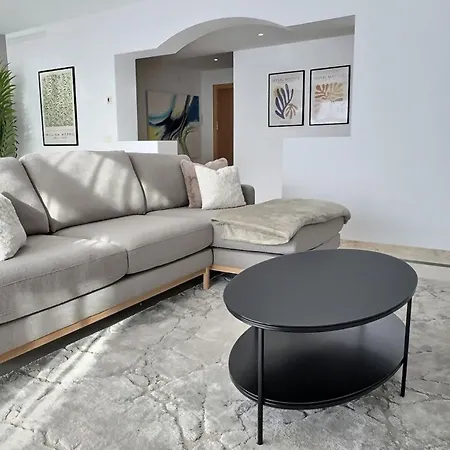 Apartment Beautiful Penthouse With Three Large Double Bedrooms In Casares Costa *